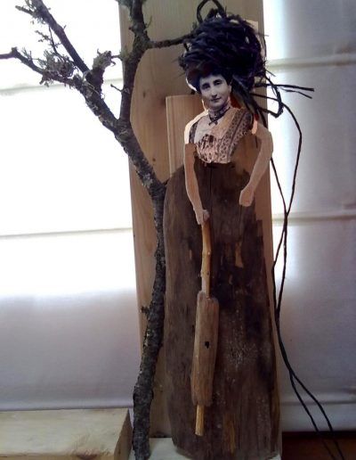 LA DAMA DE LA SOMBRILLA